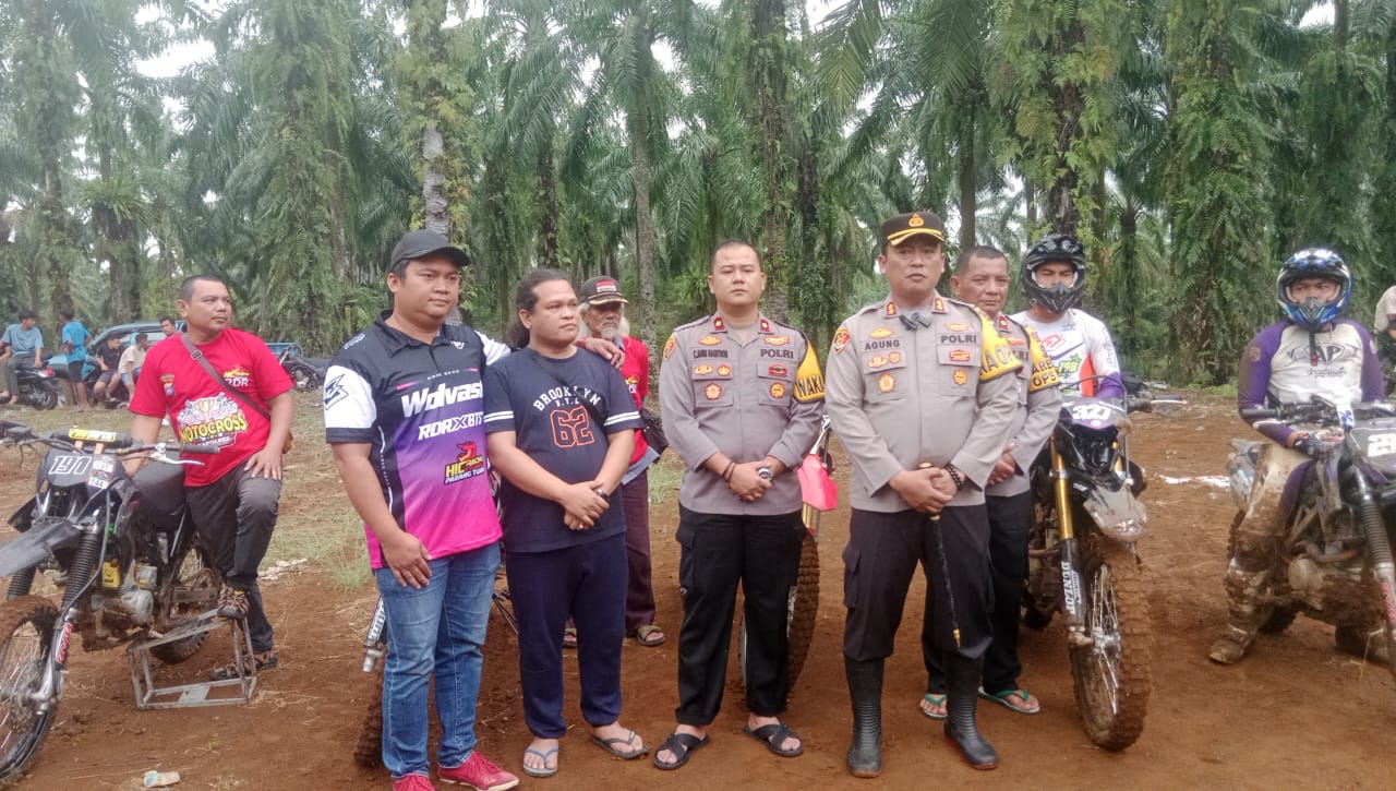 Panaskan Mesin! 17 Kelas Siap Diperlombakan dalam Grasstrack dan Motocross Polres Pasbar, Gaspol untuk Kemanusiaan 8 IMG 20251208 WA0183