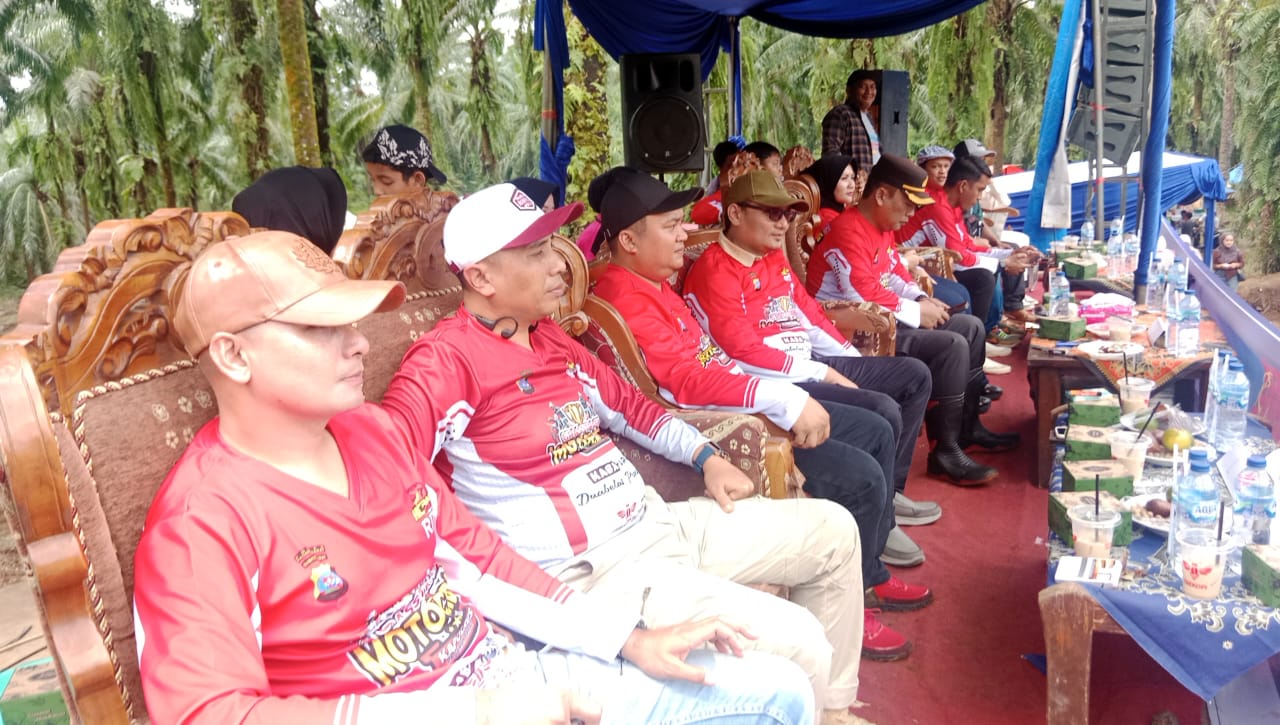 Dukungan Penuh Pemda Pasbar, Grasstrack Motocross Kapolres Digelar untuk Aksi Peduli Bencana 6 WhatsApp Image 2025 12 13 at 17.11.05 1