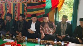 Anggota Dewan Perwakilan Rakyat Daerah (DPRD) Kabupaten Pasaman Barat, Ronal Dodya Restu, S.Kom., M.TI, menghadiri langsung pelaksanaan tradisi Hari Raya Enam (Rayo Anam) di Surau Buya Lubuak Landua, Nagari Lubuak Landua Aua Kuniang, Kecamatan Pasaman, Sabtu (28/3/2026).