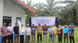 Anggota Dewan Perwakilan Rakyat Daerah (DPRD) Kabupaten Pasaman Barat, Hamidi, menghadiri bantuan renovasi Rumah Tidak Layak Huni (RTLH di Silawai Timur, Kecamatan Sungai Beremas, Jumat (24/4).