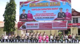 Ketua Dewan Perwakilan Rakyat Daerah (DPRD) Kabupaten Pasaman Barat, Dirwansyah, menghadiri langsung agenda penyambutan kunjungan kerja Kepala Kepolisian Daerah (Kapolda) Sumatera Barat, Irjen Pol Gatot Tri Suryanta, di Markas Komando (Mako) Polres Pasaman Barat, Kamis (30/4/2026).