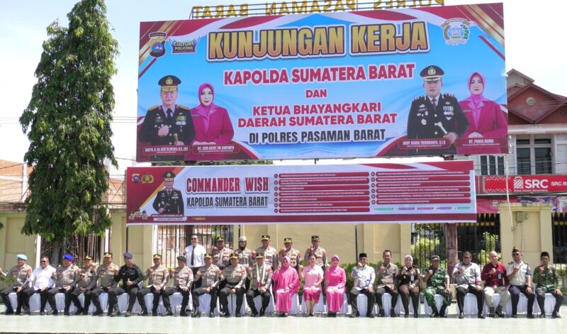 Ketua Dewan Perwakilan Rakyat Daerah (DPRD) Kabupaten Pasaman Barat, Dirwansyah, menghadiri langsung agenda penyambutan kunjungan kerja Kepala Kepolisian Daerah (Kapolda) Sumatera Barat, Irjen Pol Gatot Tri Suryanta, di Markas Komando (Mako) Polres Pasaman Barat, Kamis (30/4/2026).