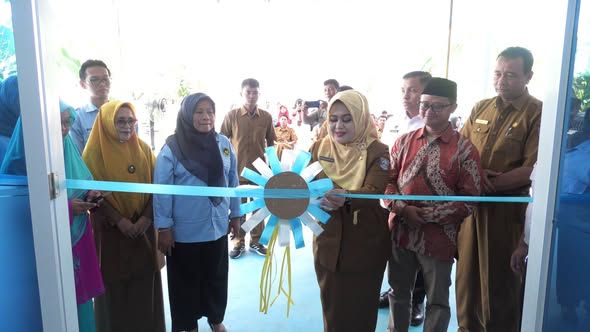 Wakil Ketua Dewan Perwakilan Rakyat Daerah (DPRD) Kabupaten Pasaman Barat, Supriyono, menghadiri langsung peresmian Dapur Makan Bergizi Gratis (MBG) Yayasan Cahaya Langowan Nusantara di Nagari Lingkuang Aua Bandarejo, Kecamatan Pasaman, Senin (27/04/2026).