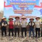 Ketua Dewan Perwakilan Rakyat Daerah (DPRD) Kabupaten Pasaman Barat, Dirwansyah, S.H., bersama Forkopimda menghadiri Panen Raya Jagung Serentak Kuartal II yang dipusatkan di Jorong Bandarajo, Nagari Lingkuang Aua Bandarajo, Kecamatan Pasaman, Sabtu (16/05/2026).