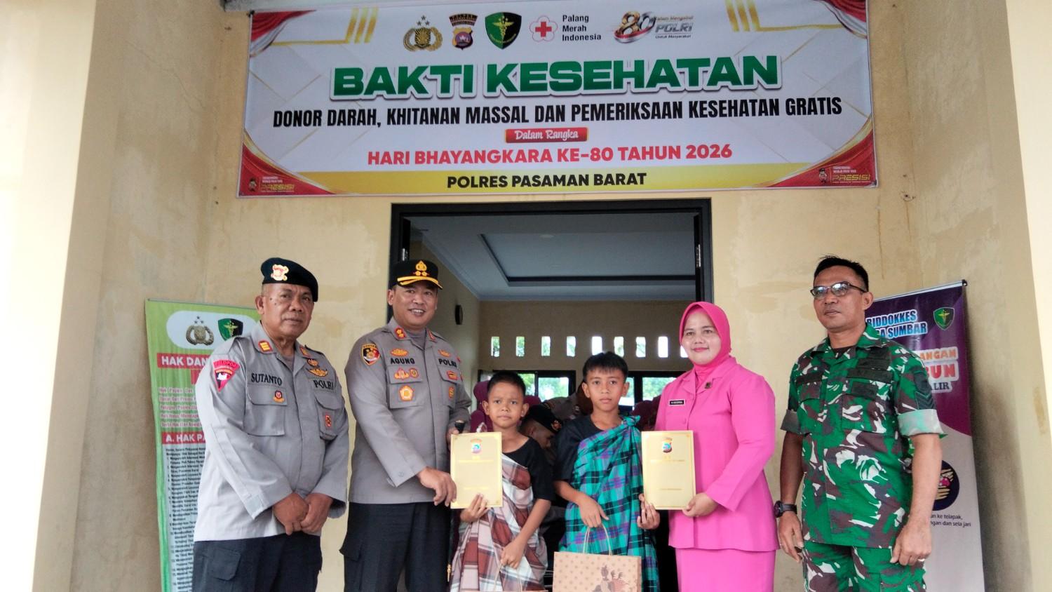 Wujud Kepedulian Sosial, Polres Pasaman Barat Gelar Bakti Kesehatan Hari Bhayangkara ke-80 8 533557