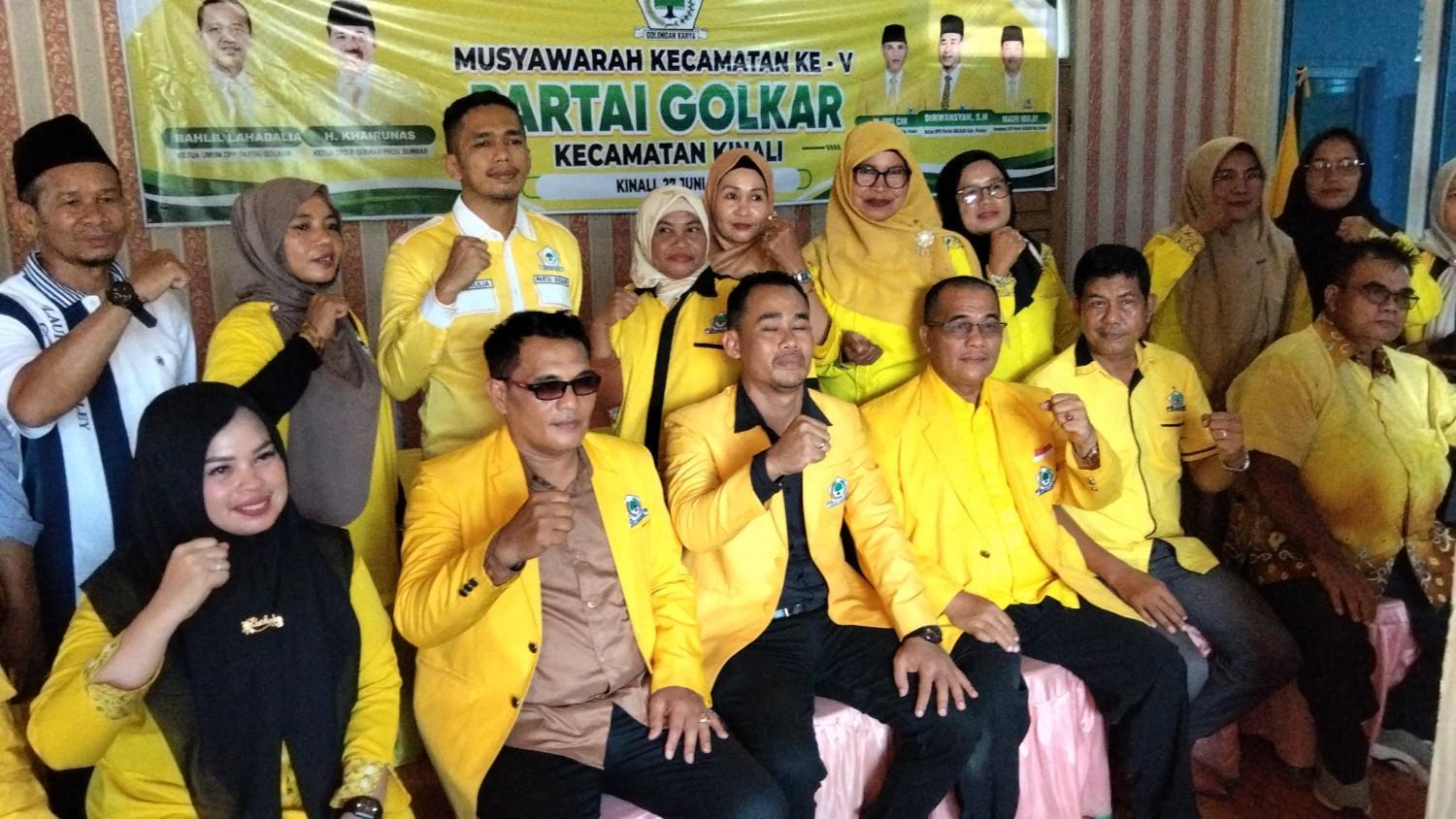 H. Anwir, S.H., Dt. Bandaro Resmi Pimpin Golkar Kecamatan Kinali Periode 2025–2030 9 567868