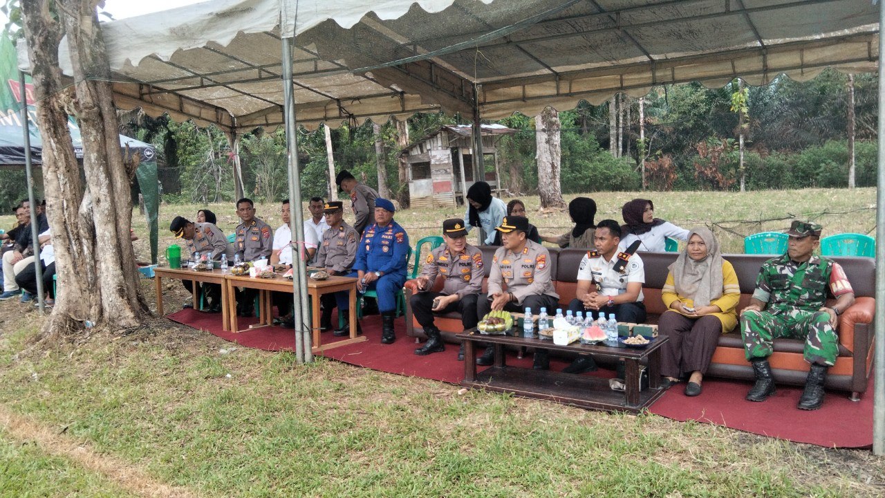 Kapolres Pasaman Barat Resmi Buka Open Turnamen Bhayangkara Cup I Polsek Talamau di Lapangan Tan Malaka Impas 8 photo 6145536913234924490 y