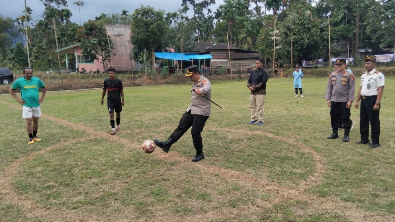 Kapolres Pasaman Barat Resmi Buka Open Turnamen Bhayangkara Cup I Polsek Talamau di Lapangan Tan Malaka Impas 9 photo 6145536913234924496 y